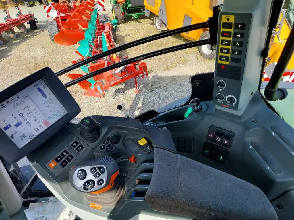 Image CLAAS TRACTEUR CLAAS AXION